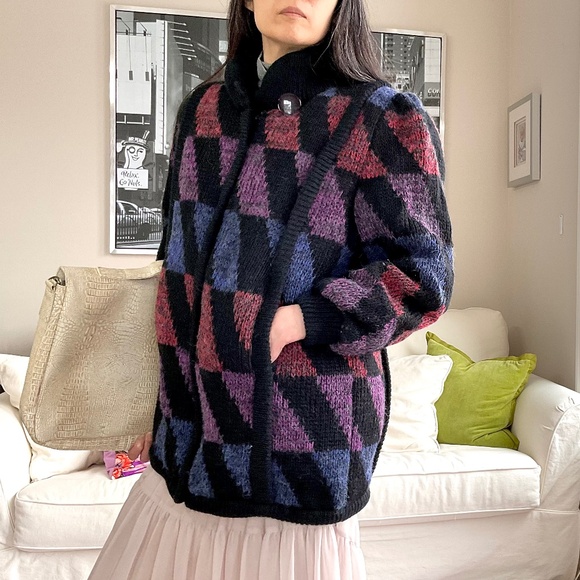 Vintage knit jacket with geometric triangle colourful pattern - Picture 3 of 16